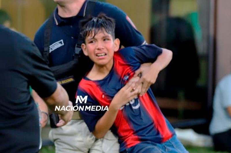 En fotos: Pelea de barras deja a varios aficionados heridos y esto informa la policía