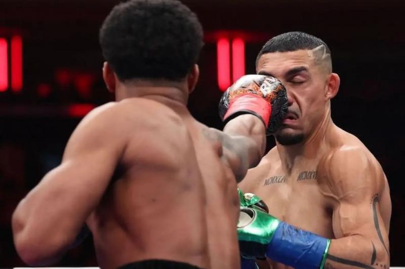 Teófimo López pudo morir ante Shakur, lo que hizo su madre y el boxeador que se burló del hondureño