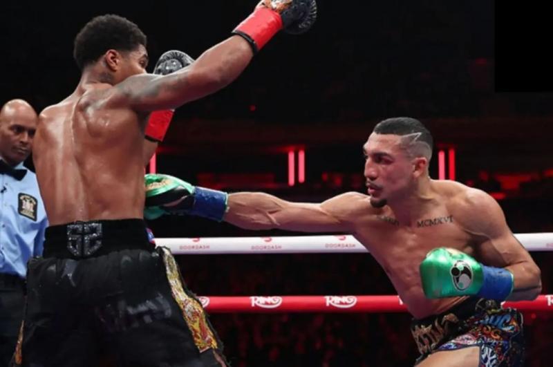 Teófimo López pudo morir ante Shakur, lo que hizo su madre y el boxeador que se burló del hondureño