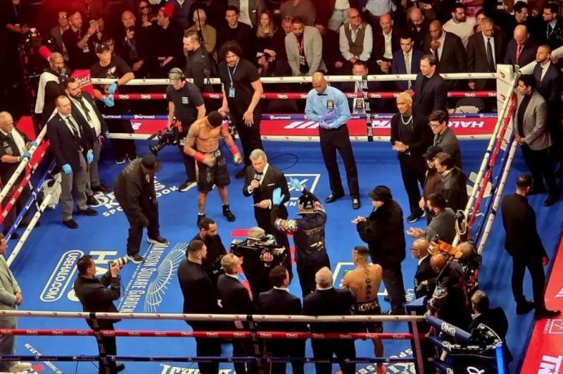 Teófimo López pudo morir ante Shakur, lo que hizo su madre y el boxeador que se burló del hondureño