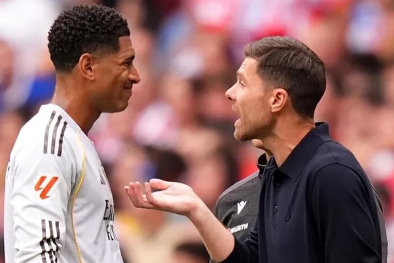 Jugadores del Real Madrid buscan la salida de Xabi Alonso: Destapan la lista de inconformes