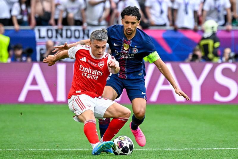 Villanos del Arsenal, polémica en el VAR, héroe del partido y PSG celebra en Champions League