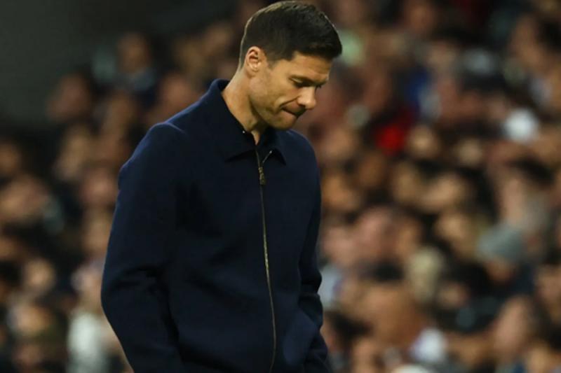 Jugadores del Real Madrid buscan la salida de Xabi Alonso: Destapan la lista de inconformes