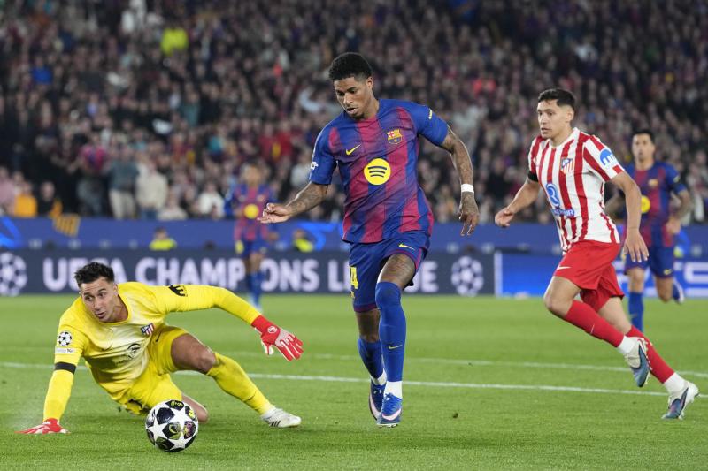 Hansi Flick sueña con remontar: Alineación titular de Barcelona vs Atlético de Madrid en Champions
