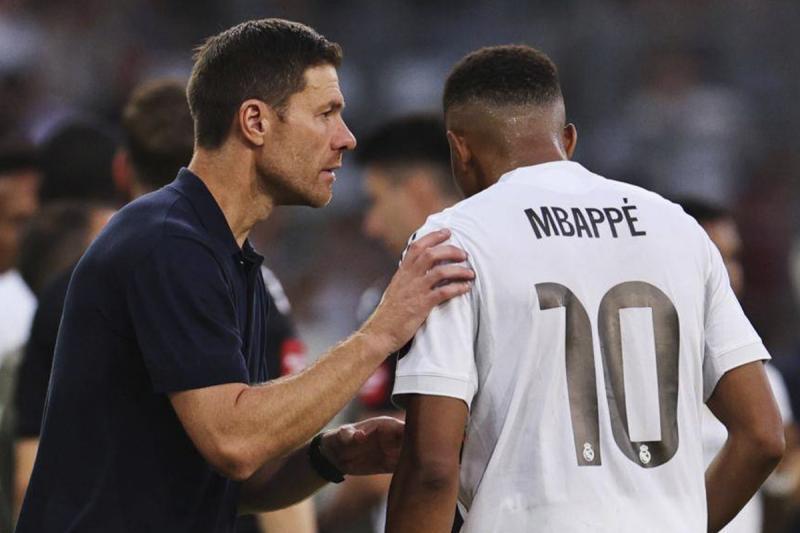 Jugadores del Real Madrid buscan la salida de Xabi Alonso: Destapan la lista de inconformes