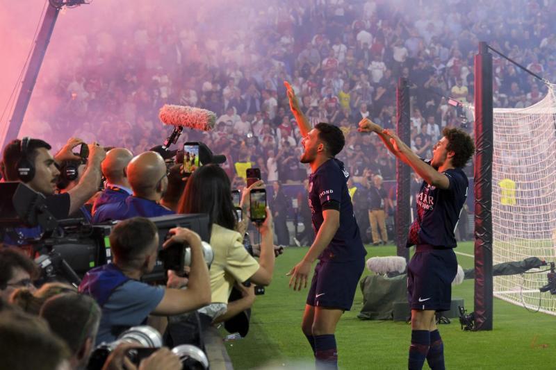 Villanos del Arsenal, polémica en el VAR, héroe del partido y PSG celebra en Champions League