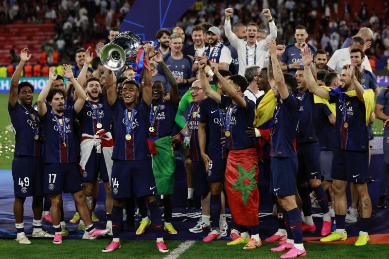 Villanos del Arsenal, polémica en el VAR, héroe del partido y PSG celebra en Champions League
