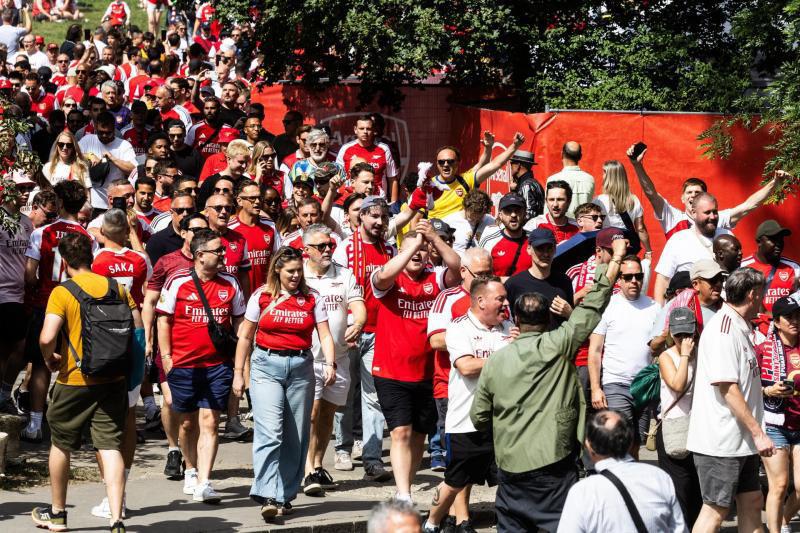 Villanos del Arsenal, polémica en el VAR, héroe del partido y PSG celebra en Champions League