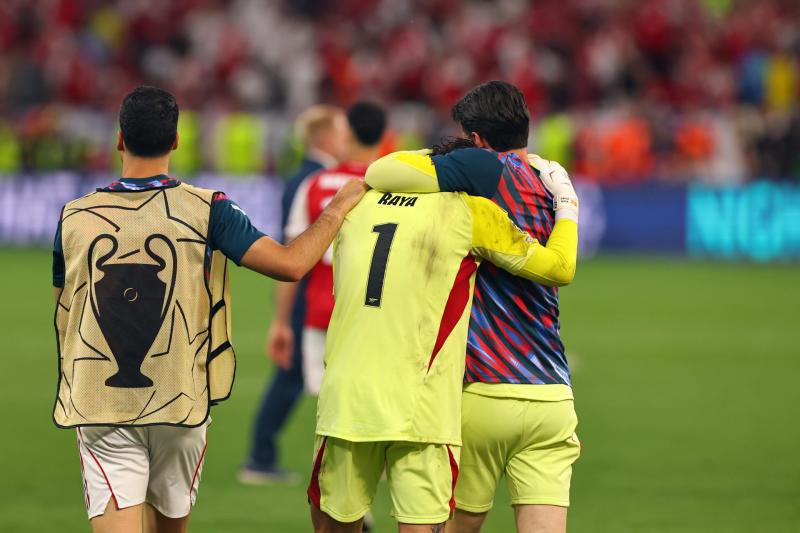 Villanos del Arsenal, polémica en el VAR, héroe del partido y PSG celebra en Champions League