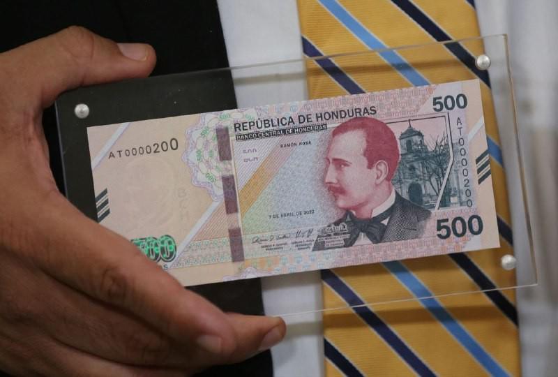 Así lucen los billetes de L 100 y 500 con nuevas medidas de seguridad