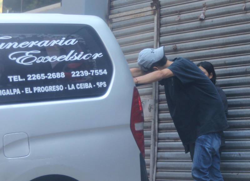 Desconsuelo y dolor invade a familiares de las víctimas de la masacre en La Joya