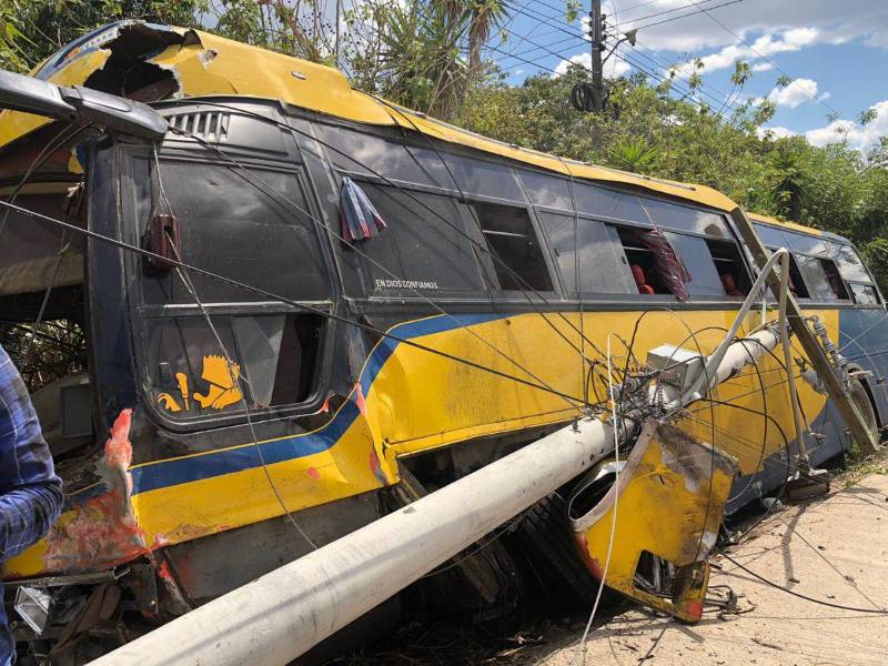 Un aparatoso accidente en Morocelí, El Paraíso, zona oriental de Honduras, dejó una persona del sexo masculino muerta y varias personas heridas. Aquí los detalles