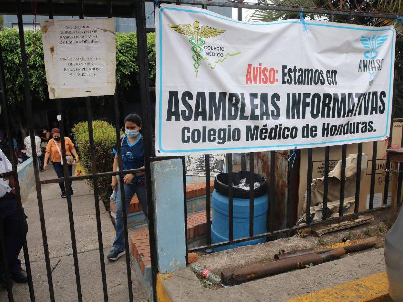 Las asambleas informativas del gremio médico a nivel nacional entraron esta semana a su tercera semana.
