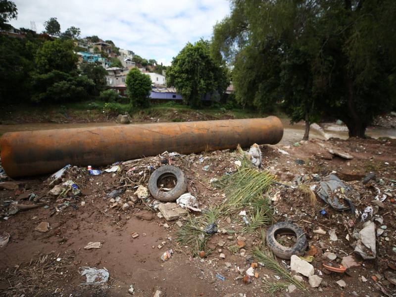 La abundancia de agua en las represas contrasta con los grifos secos de Tegucigalpa, donde una falla en la línea principal tiene a cientos de familias sin servicio desde el lunes.
