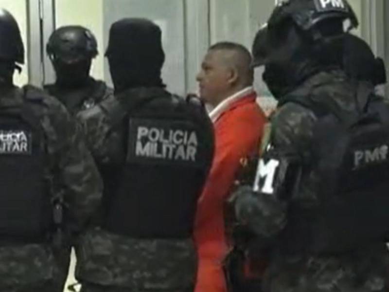 Iván Velásquez llegó este jueves -3 de septiembre- al Centro de Medicina Legal y Ciencias Forenses, donde se le practican evaluaciones médicas y mentales.