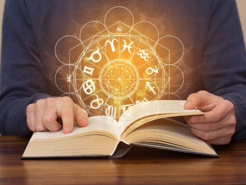 Trabajo, amor y cambios personales marcan el horóscopo de este domingo