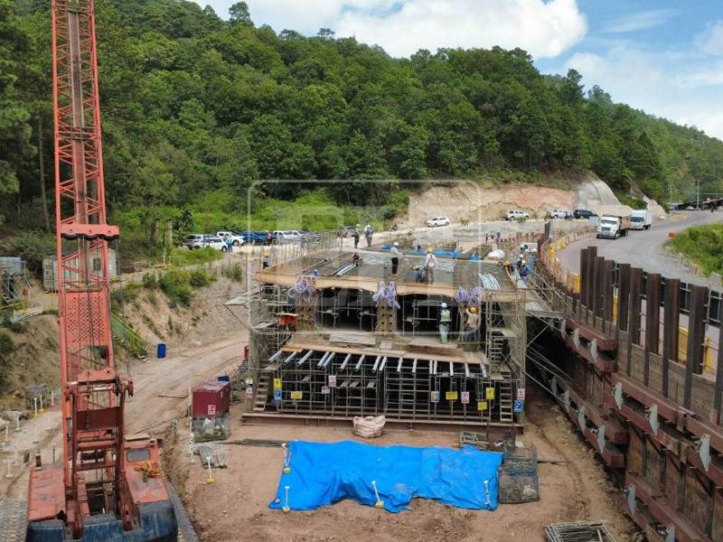 Los problemas de inestabilidad en la carretera CA-6 finalmente verán una solución definitiva para el tramo del Uyuca, afectado por condiciones geológicas. Con un avance del 57% de ejecución, la obra comienza a perfilarse.