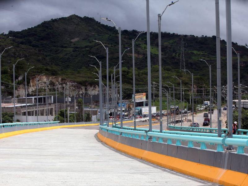 La AMDC mantiene cerrado el puente Papa Francisco mientras realiza estudios para determinar que la infraestructura cumple las condiciones necesarias.