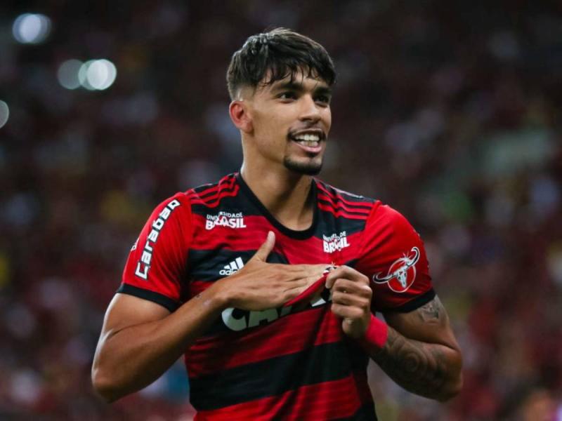 Real Madrid sufre giro inesperado: Club millonario planea quitarle a Vinicius sin pagar nada