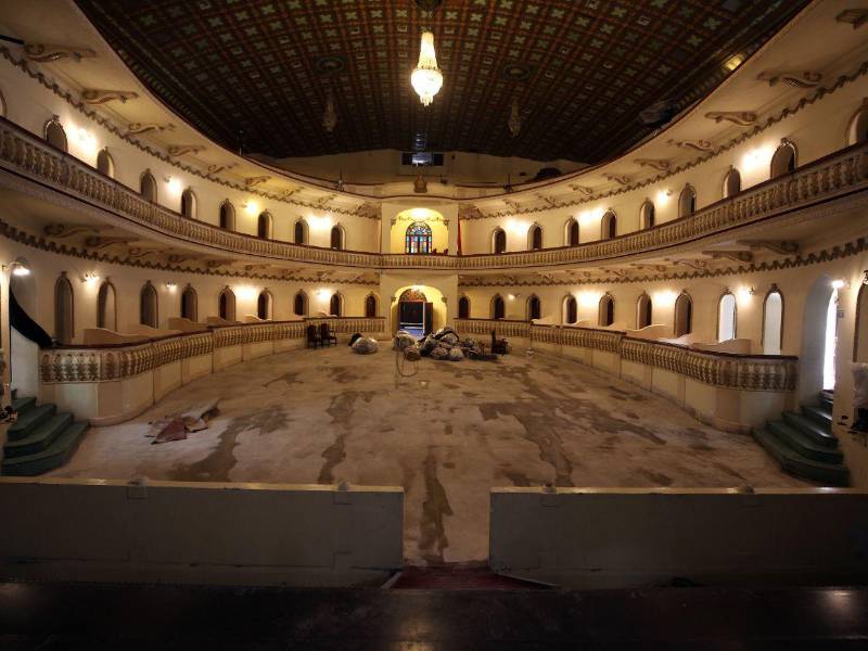 Por retrasos en el proceso de licitación, las obras del Teatro Nacional Manuel Bonilla se encuentran en apenas un 35% de avance.
