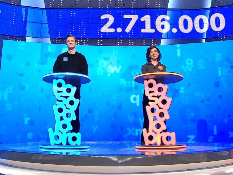 Es una gran curiosa, a quien le encanta aprender, preguntarse los porqués y descubrir cosas nuevas, y que se animó a concursar por su madre, con la que veía concursos de la televisión durante la pandemia de la covid-19.