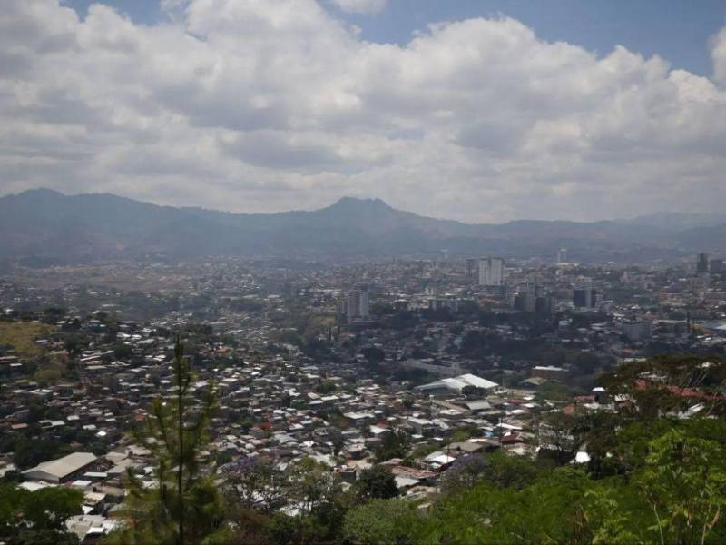 Honduras tendrá condiciones secas este viernes, aunque se esperan lluvias y chubascos débiles dispersos por humedad del mar Caribe en varias regiones.