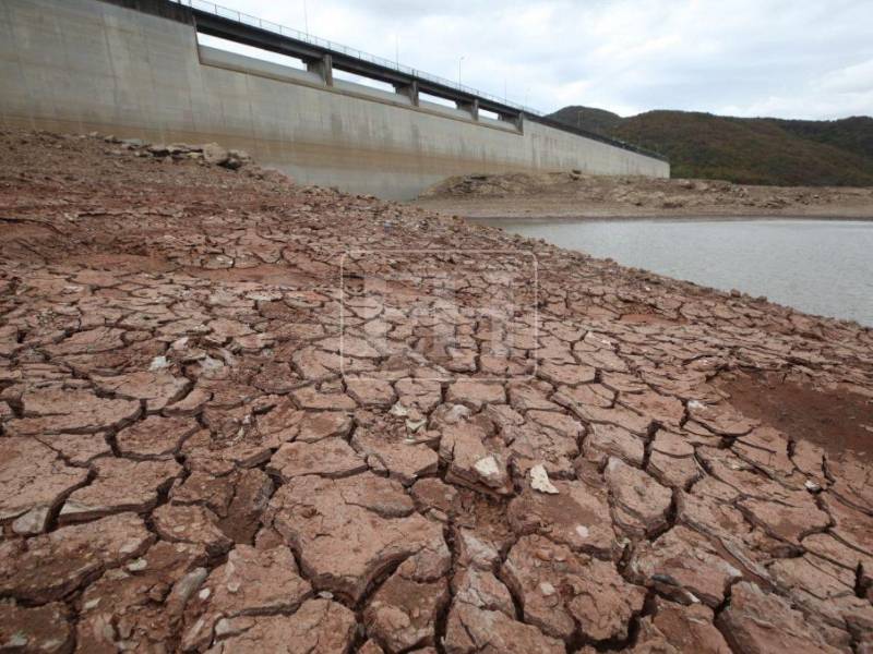 La falta de agua preocupa a Honduras. Tegucigalpa es una de las zonas donde la crisis es más grave, y los niveles en los que se encuentran los principales embalses que abastecen de agua a la capital son un claro ejemplo de ello. Aquí las imágenes de cómo se encuentra la represa Concepción.