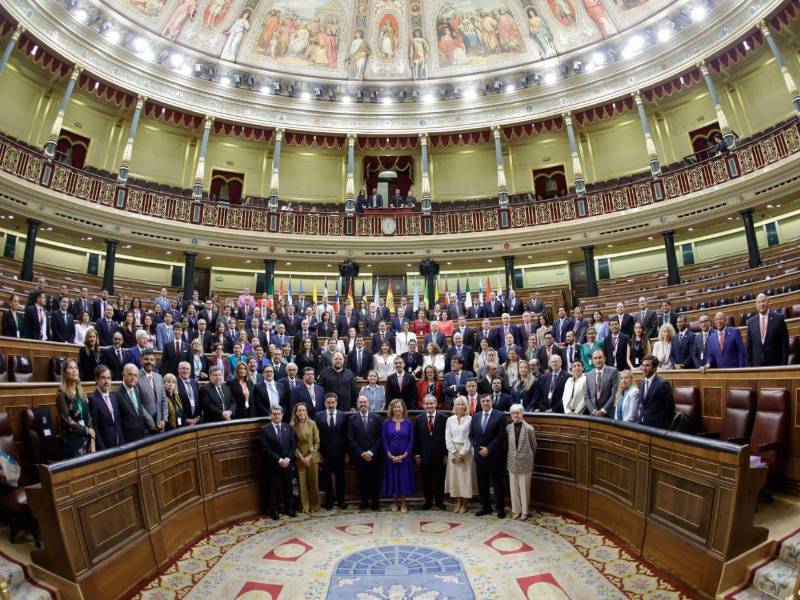 La comitiva busca estrechar alianzas diplomáticas que permitan canalizar apoyo técnico y cooperación hacia las instituciones del país.