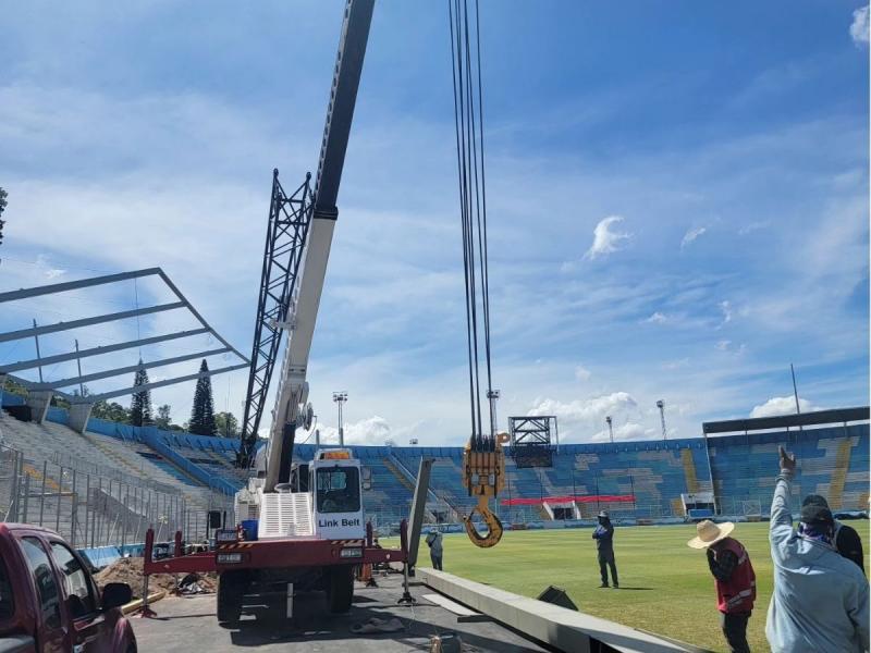 Remodelación del estadio Nacional de Honduras: Material del techo y recintos que lo tienen
