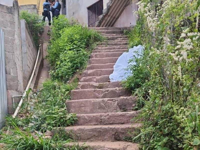 Asesinan a un hombre cuando se dirigía a su trabajo en la colonia Villa Nueva de la capital