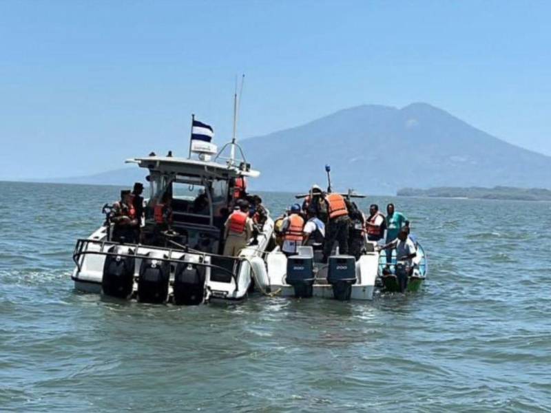 Miembros de la naval hondureña realizando patrullajes en el Golfo de Fonseca, donde se han vuelto comunes los incidentes con las patrulleras de la naval salvadoreña.