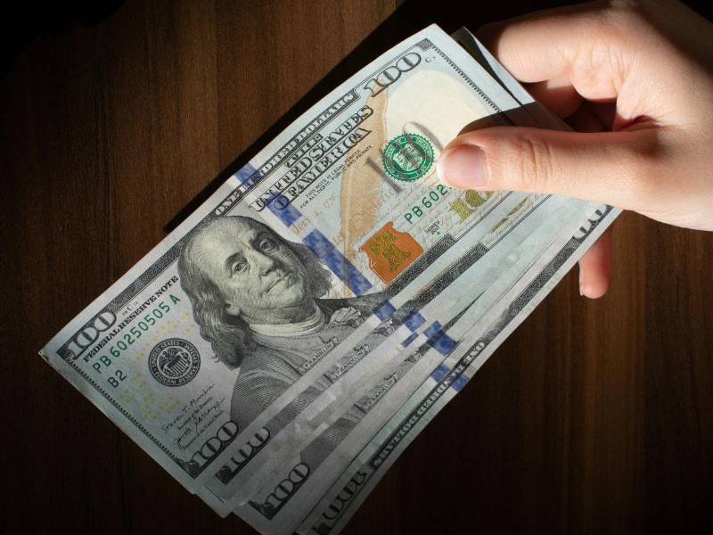El Banco Central de Honduras (BCH) publicó el nuevo tipo de cambio oficial para este jueves 9 de julio, con un ligero incremento tanto en el precio de compra como de venta del dólar.