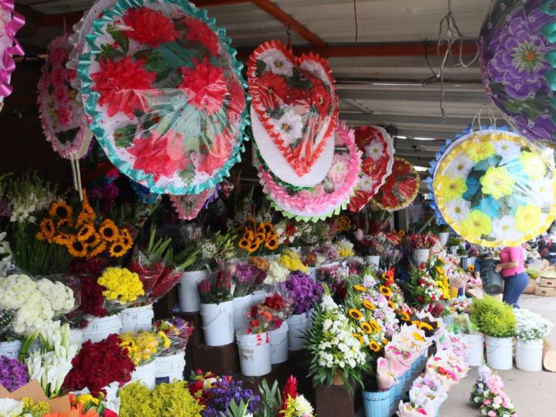 Los precios de los arreglos rondan desde los 50 hasta los 1,500 lempiras