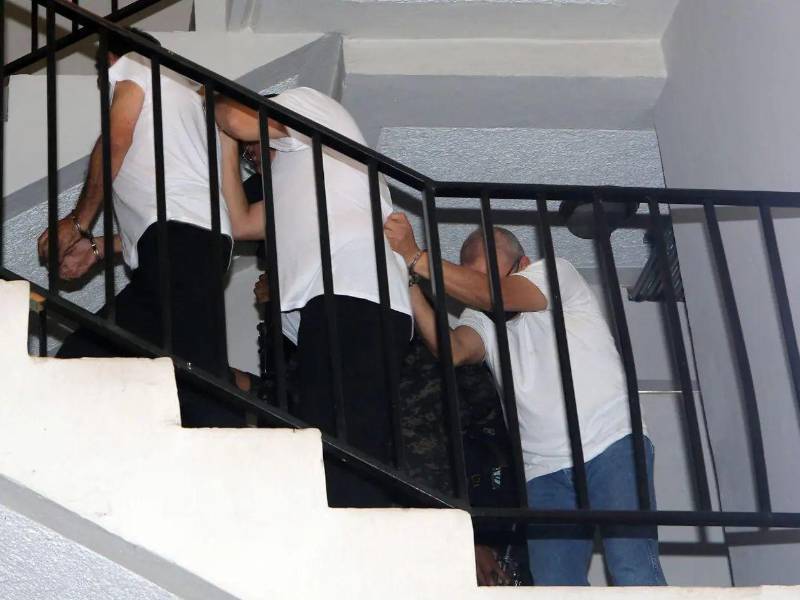 <i>Los tres capturados el día 14 de agosto de 2025, cuando fueron presentados en su primera audiencia en tribunales. Foto: David Romero/El Heraldo.</i>