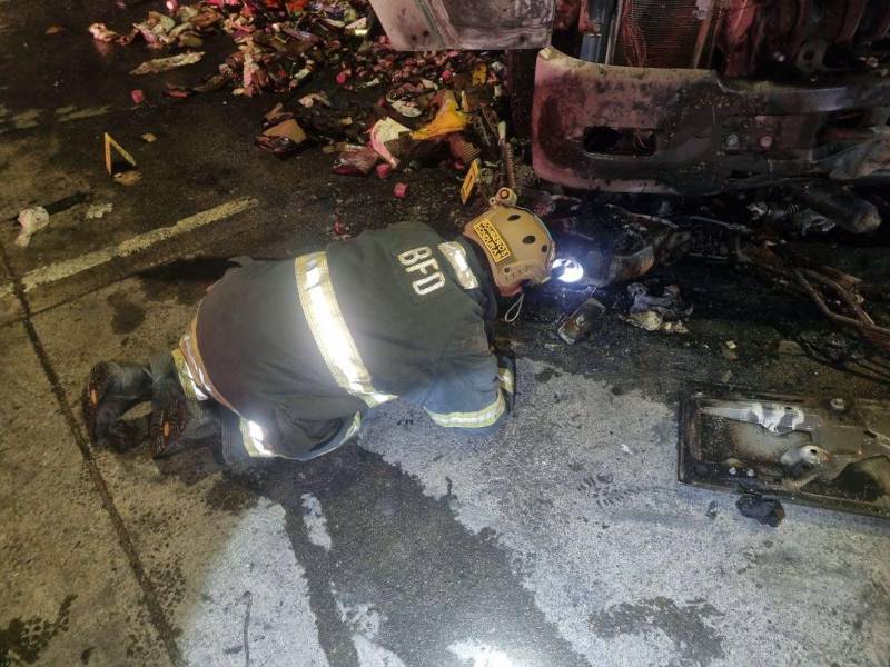 El camión de encomiendas tomó fuego y lamentablemente Wilmer Josué Argueta Arauz perdió la vida.