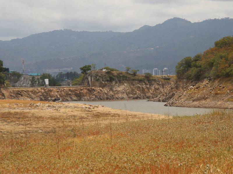 La escasez de precipitaciones en las zonas de recarga mantiene bajo niveles de Los Laureles, una de las principales fuentes de abastecimiento de agua para la capital.