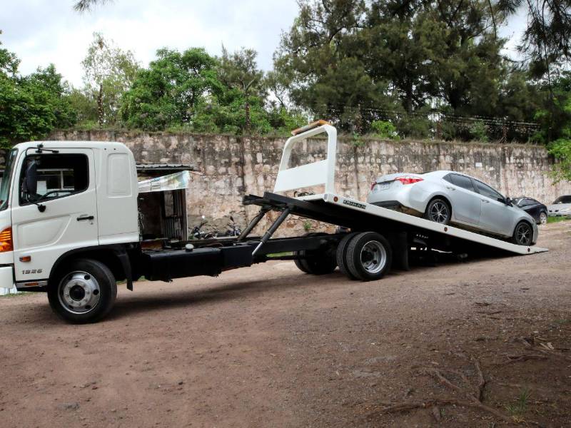 ¿Su carro se quedó varado o sufrió un accidente? Puede solicitar grúa llamando a la línea 100 de la Alcaldía.