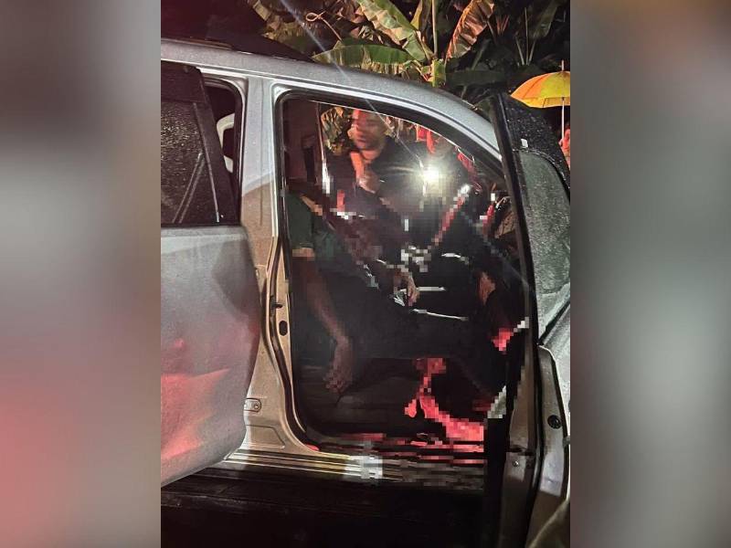 Las víctimas iban a bordo de un vehículo cuando fueron atacadas a disparos.
