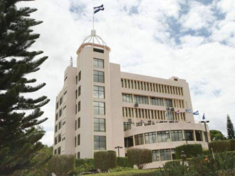 Decenas de personas han sido beneficiadas de forma selectiva en sus trabajos en Cancillería.