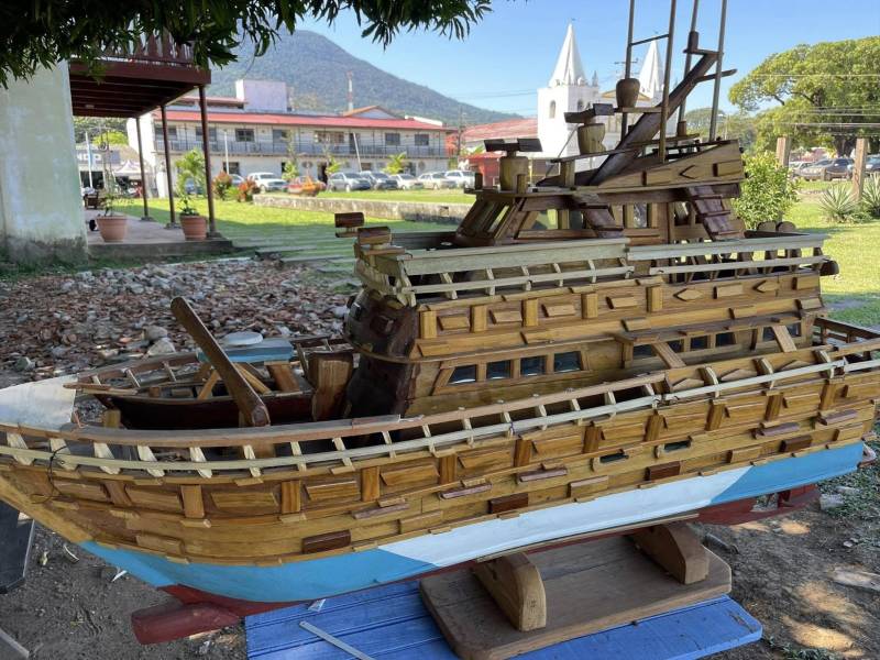 Gracias a su creatividad, Antolin Álvarez ha logrado tener una fuente de ingresos para su hogar.