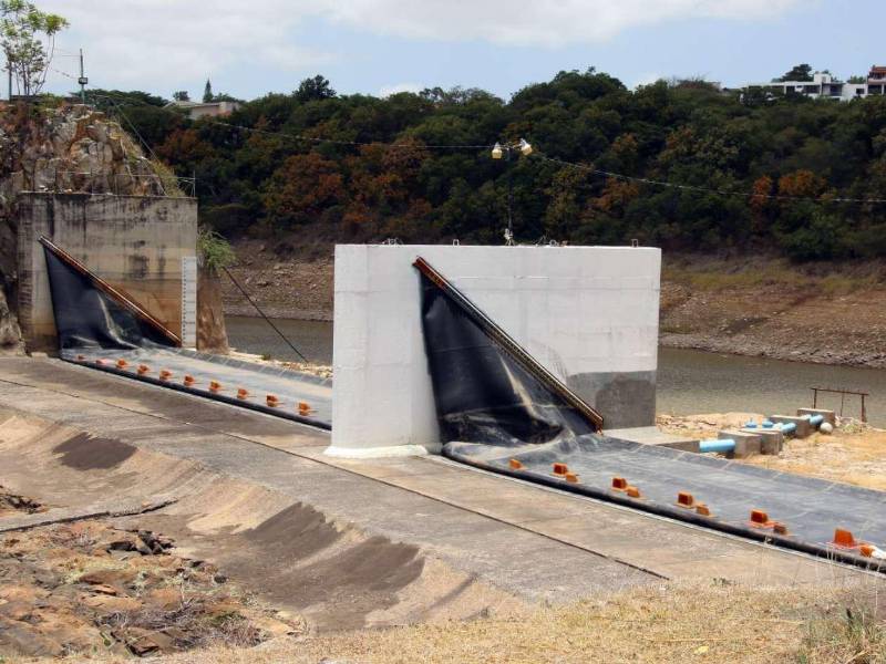 La represa Los Laurales, que abastece al 30% de la ciudad, reporta uno de sus puntos de almacenamiento más bajos desde 2019.