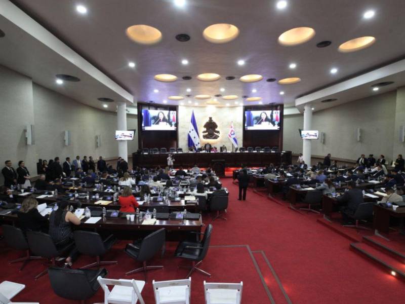 El Congreso entregó el reglamento de la Ley de Medidas Excepcionales para la Atención Prioritaria.