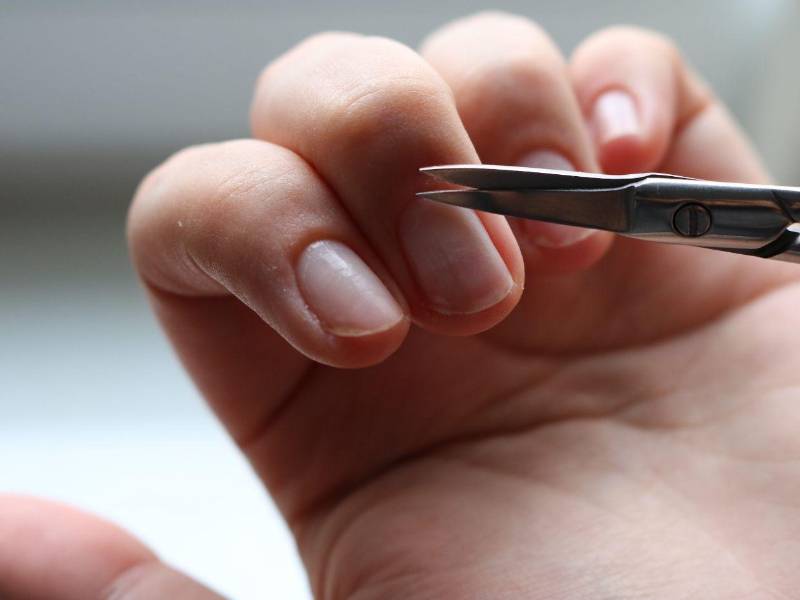 5 pasos sencillos para realizar la manicura francesa en casa (incluso si eres principiante)
