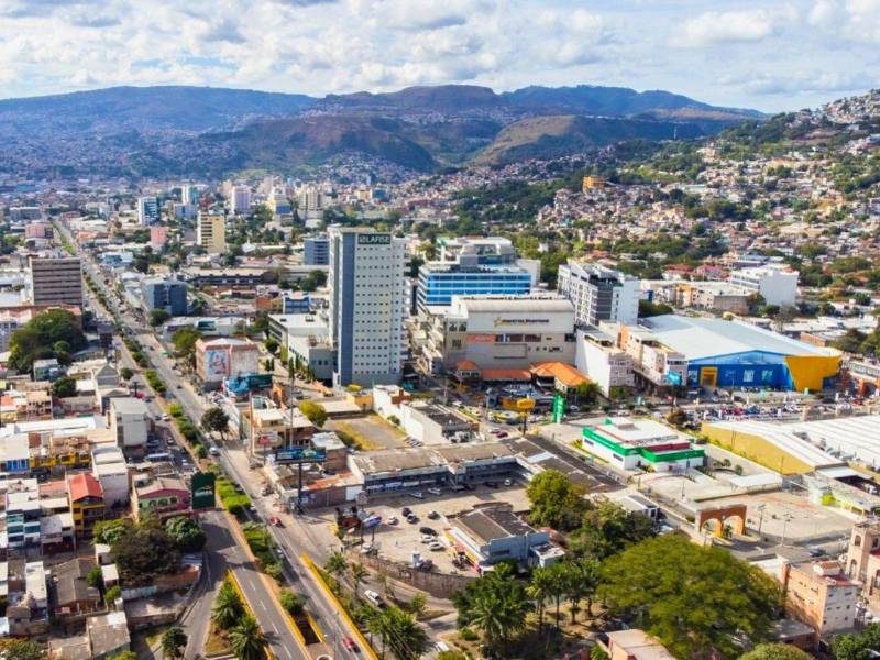 La zona sur de Tegucigalpa se ha convertido en una de las más atractivas para quienes buscan construir patrimonio con visión de largo plazo por su accesibilidad, entorno natural y proyección de crecimiento urbano.