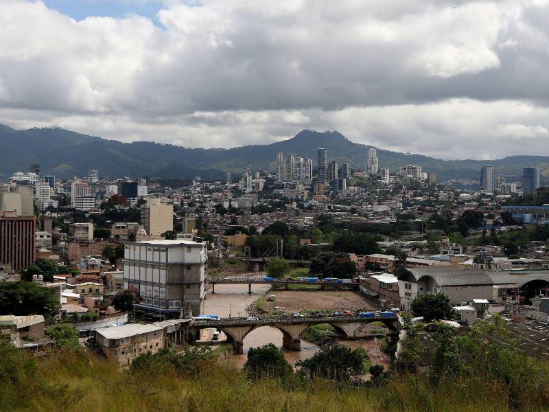 Los puentes Mallol y Carías han unido por décadas los centros históricos de Tegucigalpa y Comayagüela, convirtiéndose en símbolos del patrimonio capitalino.