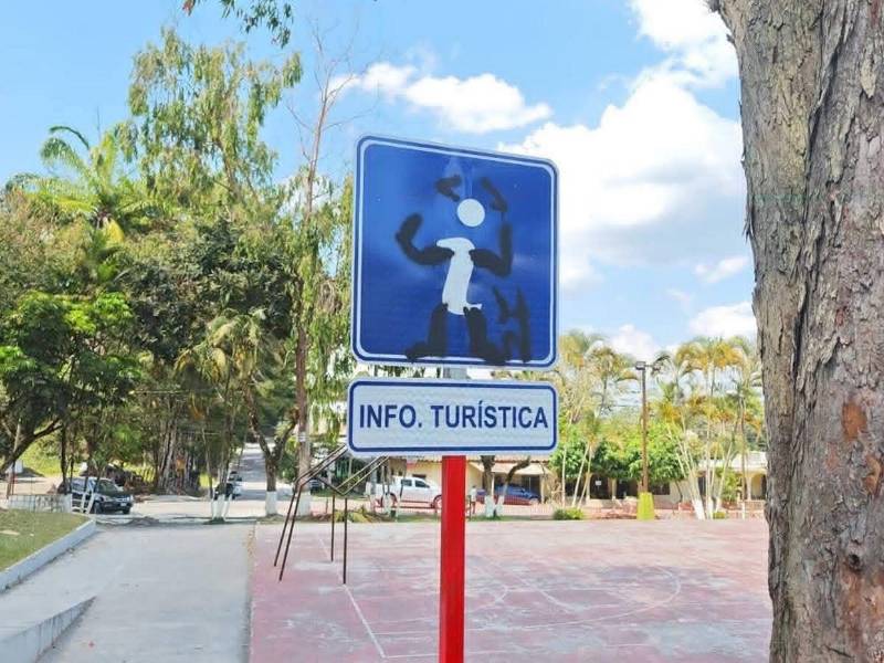 El joven detalló que las figuras que realizó no representan a ningún grupo delictivo.