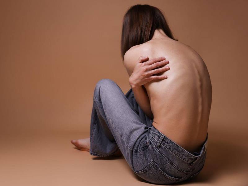 Especialistas en salud mental recomiendan a las familias hablar abiertamente sobre imagen corporal desde edades tempranas para prevenir conductas alimentarias de riesgo.