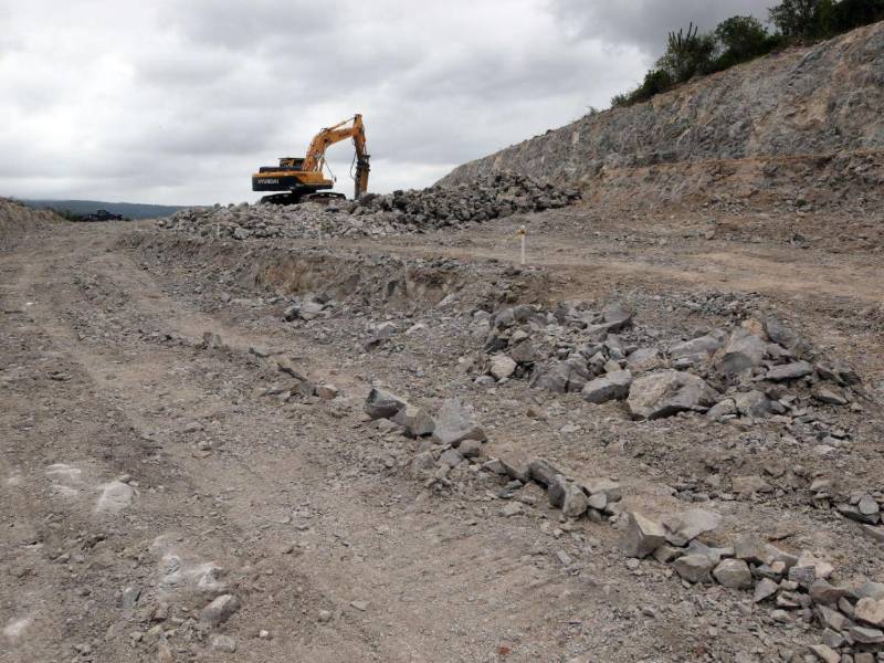 El proceso de adquisición del derecho de vía suma 14 casos aprobados en el tramo carretero y mantiene negociaciones con propietarios de terrenos pendientes.