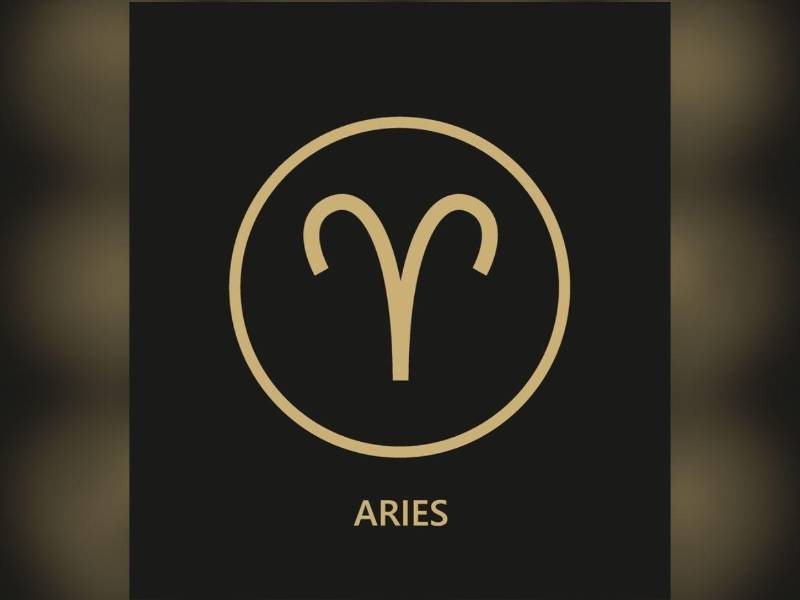 ARIES (21 de marzo - 20 de abril). El sueño es importante en estos días y tendrás que cumplir con las horas que te pide el cuerpo o acusarás las consecuencias. Mal día para trabajar en exceso, los resultados podrían ser peores que la ausencia de los mismos. Estarás pendiente de una llamada.
