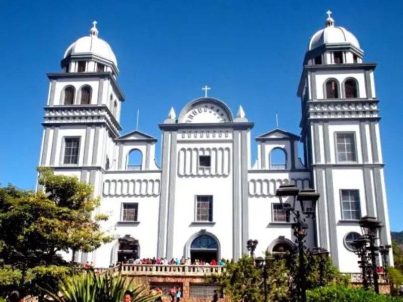 El Viernes Santo, 3 de abril, se vivirá una de las jornadas más solemnes con una agenda que inicia a las 5:30 de la mañana con el Santo Viacrucis alrededor de la basílica.